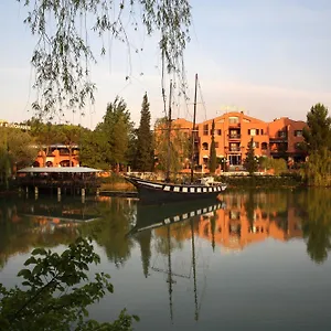 4* Hotel Leri