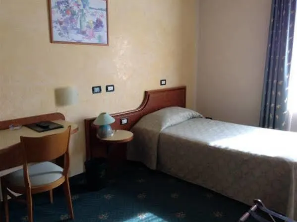 Hotel Guerro Castelvetro di Modena 4*,  Italy