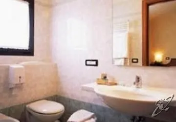 Hotel Guerro Castelvetro di Modena 4*,